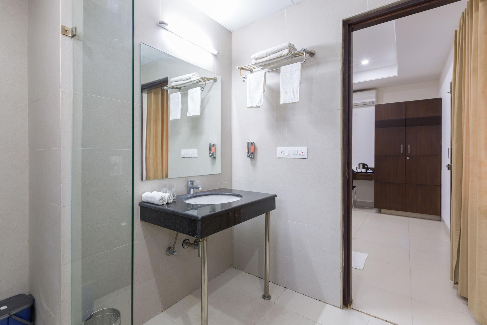 Sanctum Suites Bel Road Бангалор Екстериор снимка