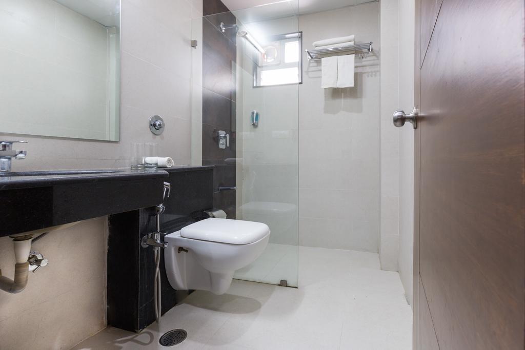 Sanctum Suites Bel Road Бангалор Екстериор снимка
